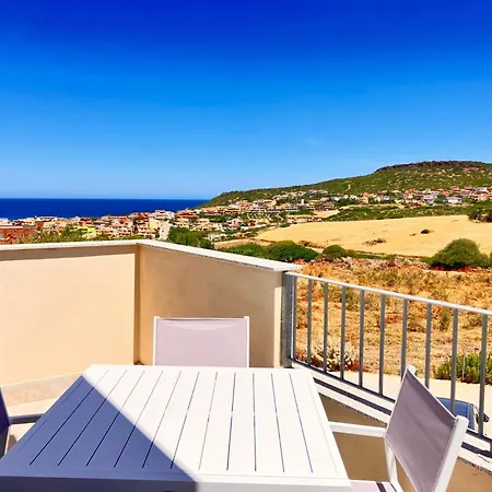 In Con Piscina E Vista Mare Lägenhet *